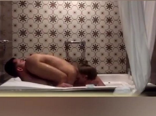Bokep indo Gaya 69 Sama Pacaar Di Bathub