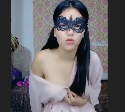 Live Show Tante Bertopeng Lagi Beraksi
