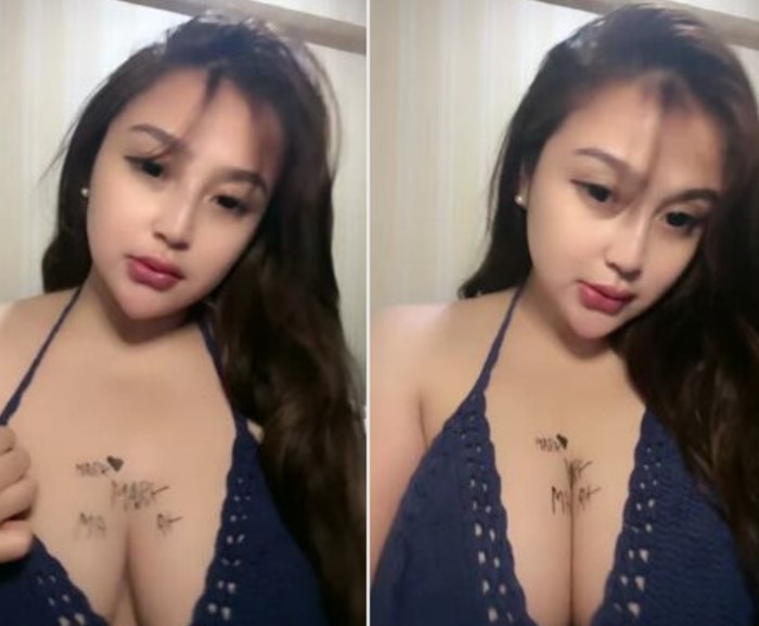 Baby Ariel Hot Nulis Nama Di Toketnya ID Mango 10708076